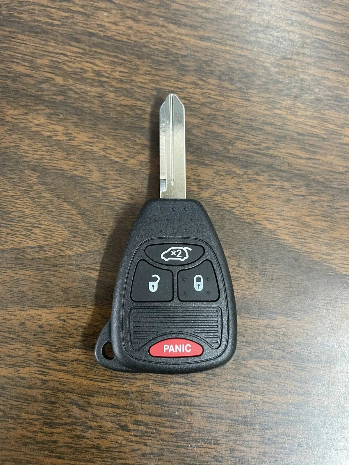 7375561